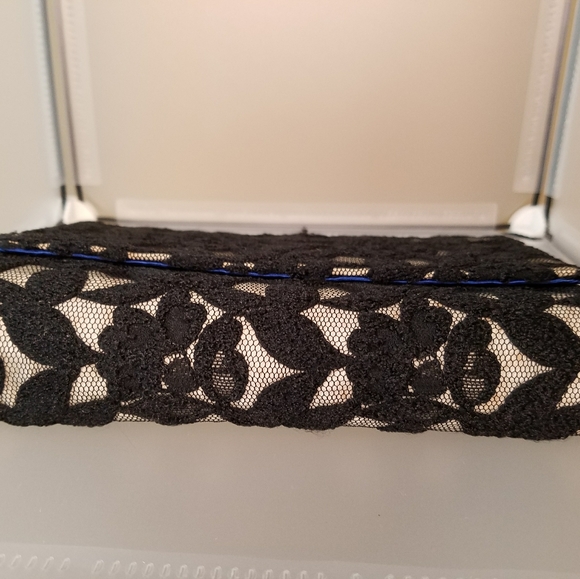 Neiman Marcus Lace Detailed Clutch Blue Lining - Picture 8 of 8